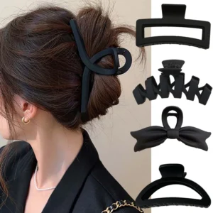 Pince à cheveux noire pour femmes : accessoire élégant et pratique