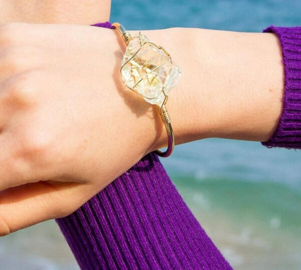 Bracelet de manchette en quartz - Élégance et style avec pierre naturelle