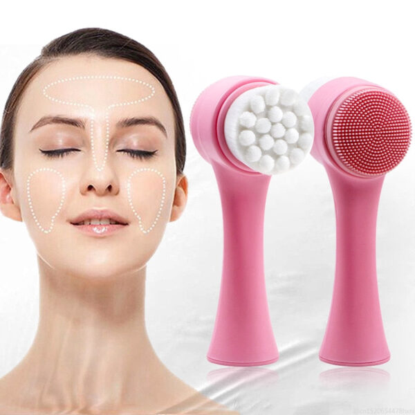 Brosse faciale manuelle : nettoyez et exfoliez en profondeur