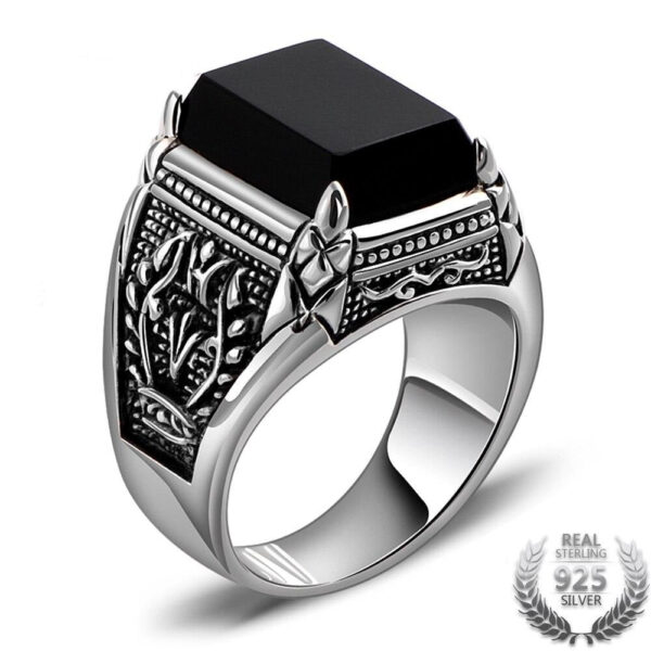 Bague homme argent et Obsidienne : élégance et style pour hommes modernes