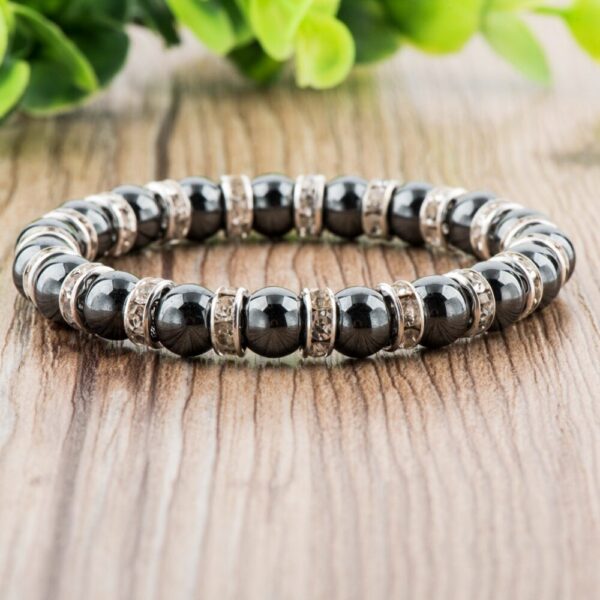 Bracelet d'hématite : élégance et bien-être pour tous