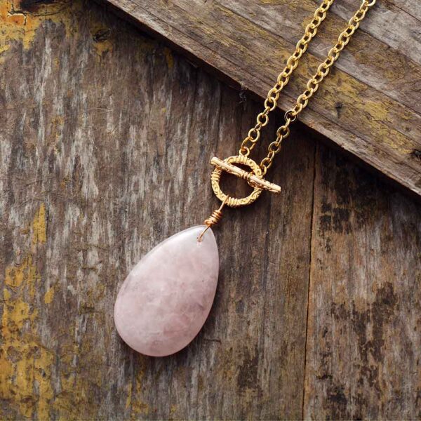 Collier pendentif quartz rose - Bijou élégant et tendance pour sublimer votre style