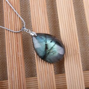 Collier protection en Labradorite - Élégance et bien-être avec pierre naturelle