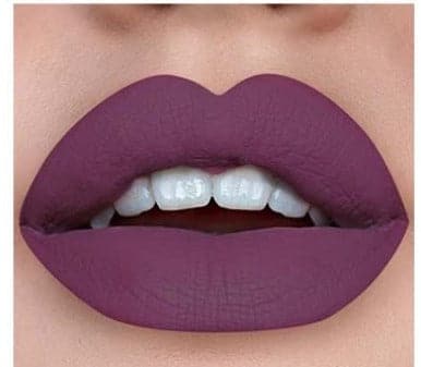 Rouge à lèvres violet foncé mat - Look audacieux et tendance