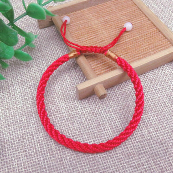 Bracelet tressé rouge - Accessoire tendance pour poignet élégant