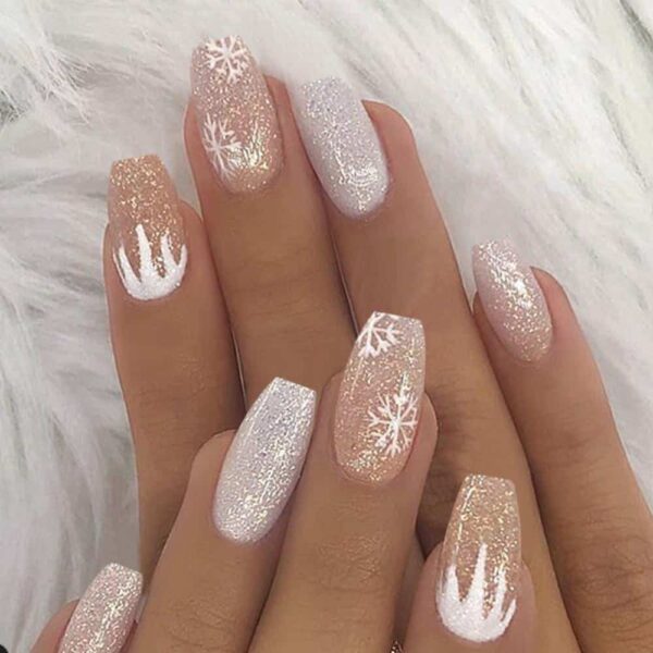 Faux ongles pour fêtes : Éblouissez avec nos ongles festifs !