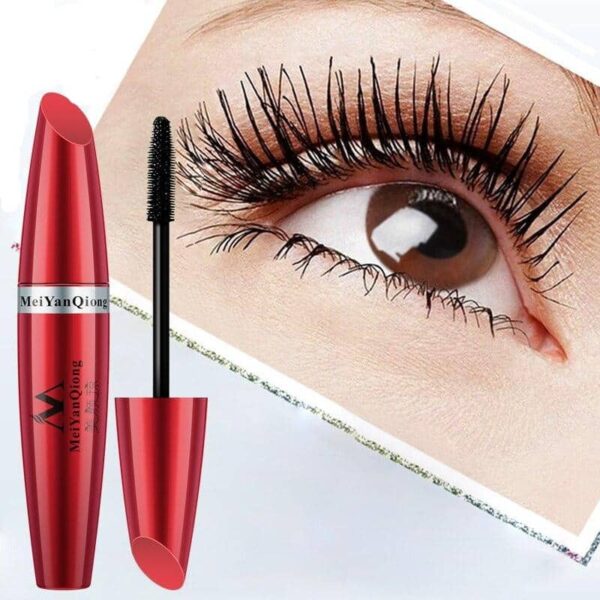 Mascara hydratant longue tenue pour des cils nourris et sublimés