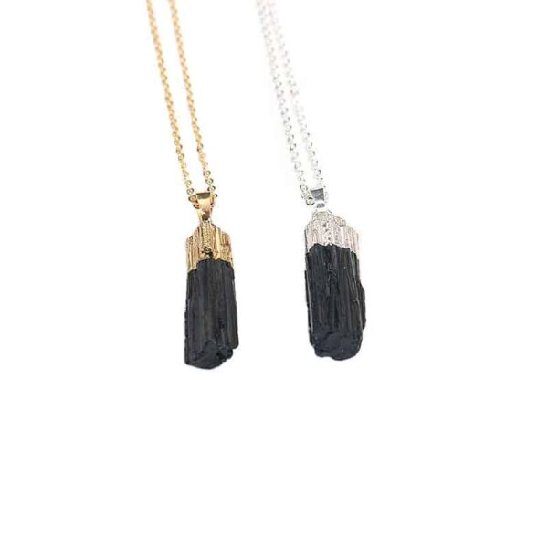 Pendentif tourmaline noire : élégance et protection