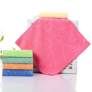 Serviette microfibre pour bébé : douceur et absorption optimales pour le confort de votre enfant