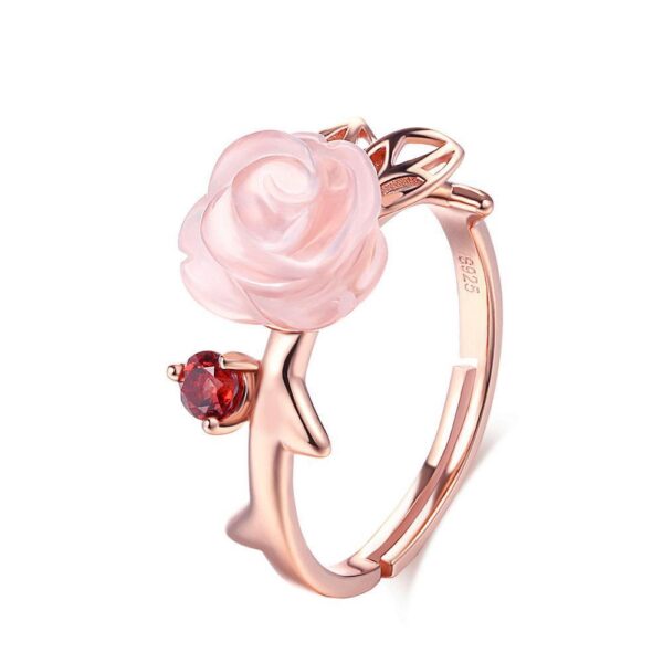 Bague forme rose : élégance florale pour sublimer votre style