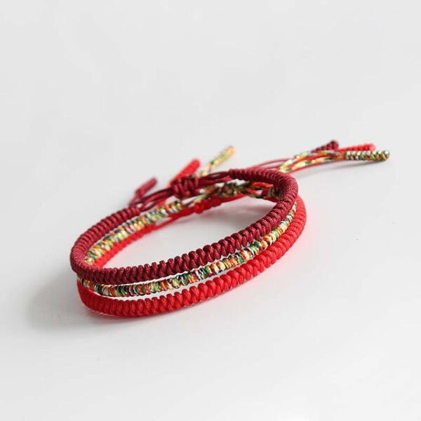 Bracelet tibétain rouge - Accessoire spirituel et tendance | Achetez en ligne maintenant